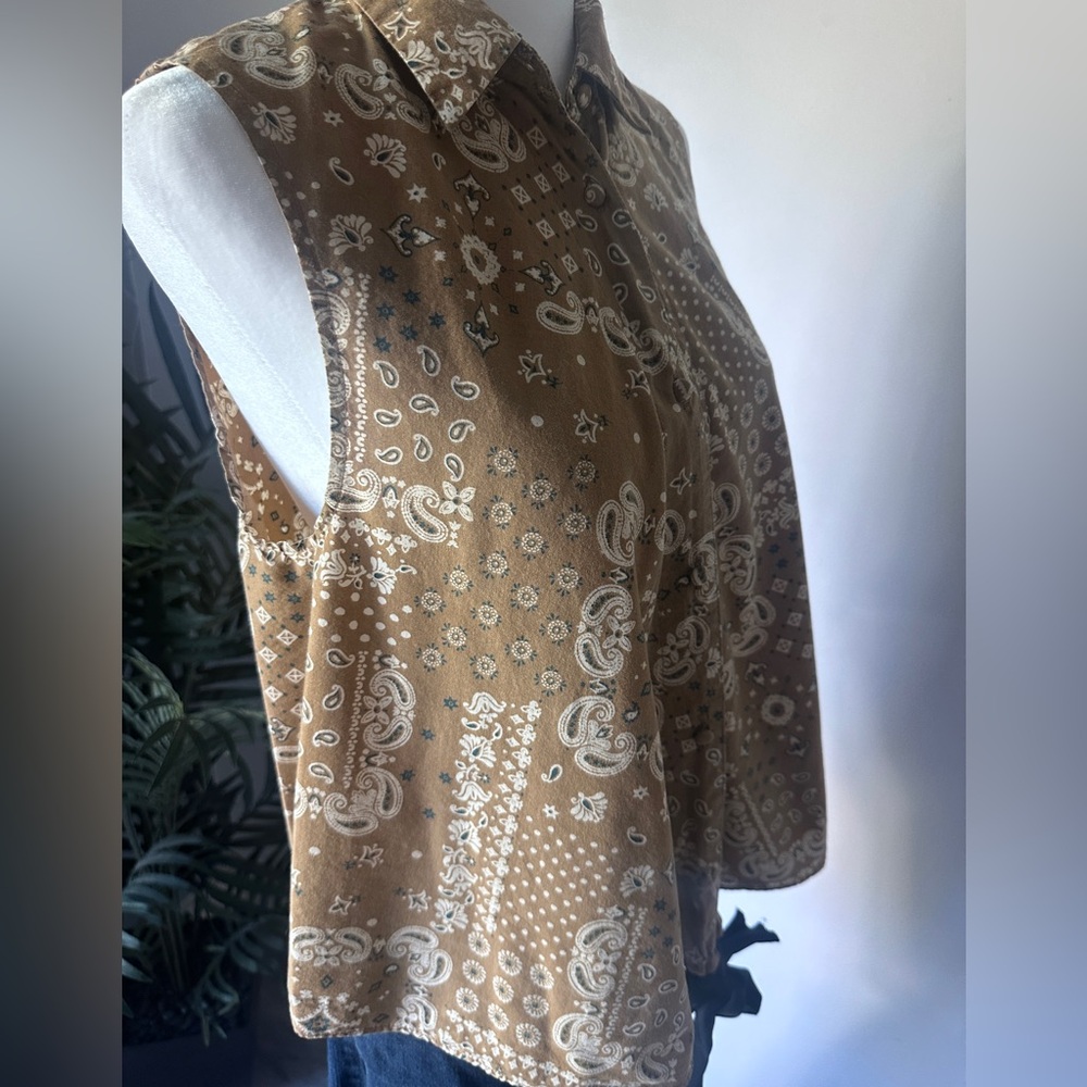 Women’s CAPULET Brown Paisley Bandana Print Button Down Sleeveless Collar Top S - Picture 3 of 5